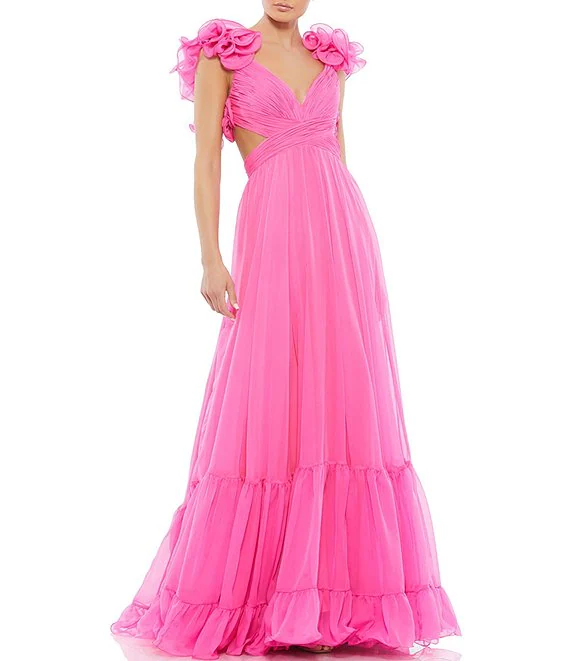 فستان طويل باللون الزهري مكشكش