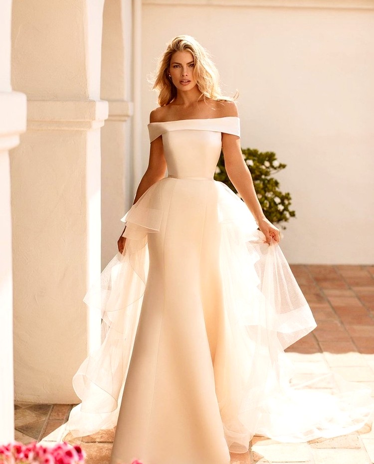 فستان زفاف بقماش الأورجانزا